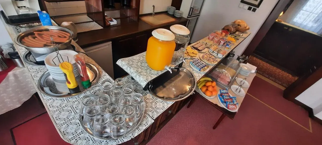Excellent Romantic Praha Hotel